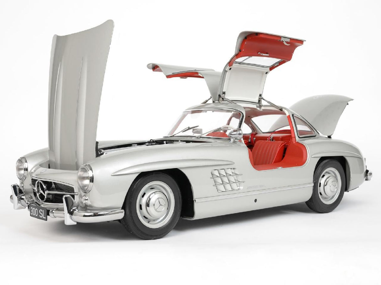 Ixo (Parent) Mercedes 300 Sl Silver 1/8 Scale Full Metal Kit