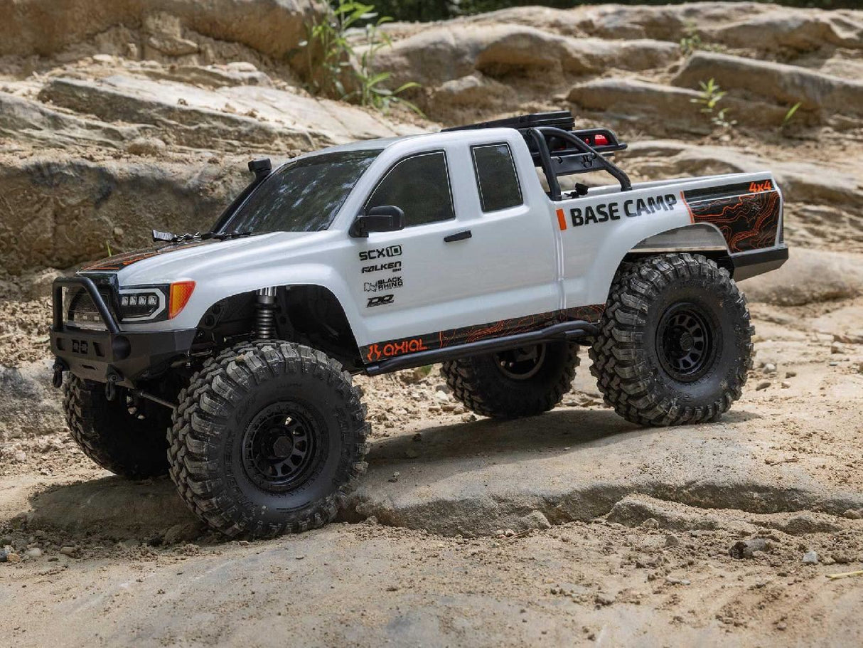 Axial 1/10 Scx10 Iii Base Camp 4X4 Rock Crawler Rtr White