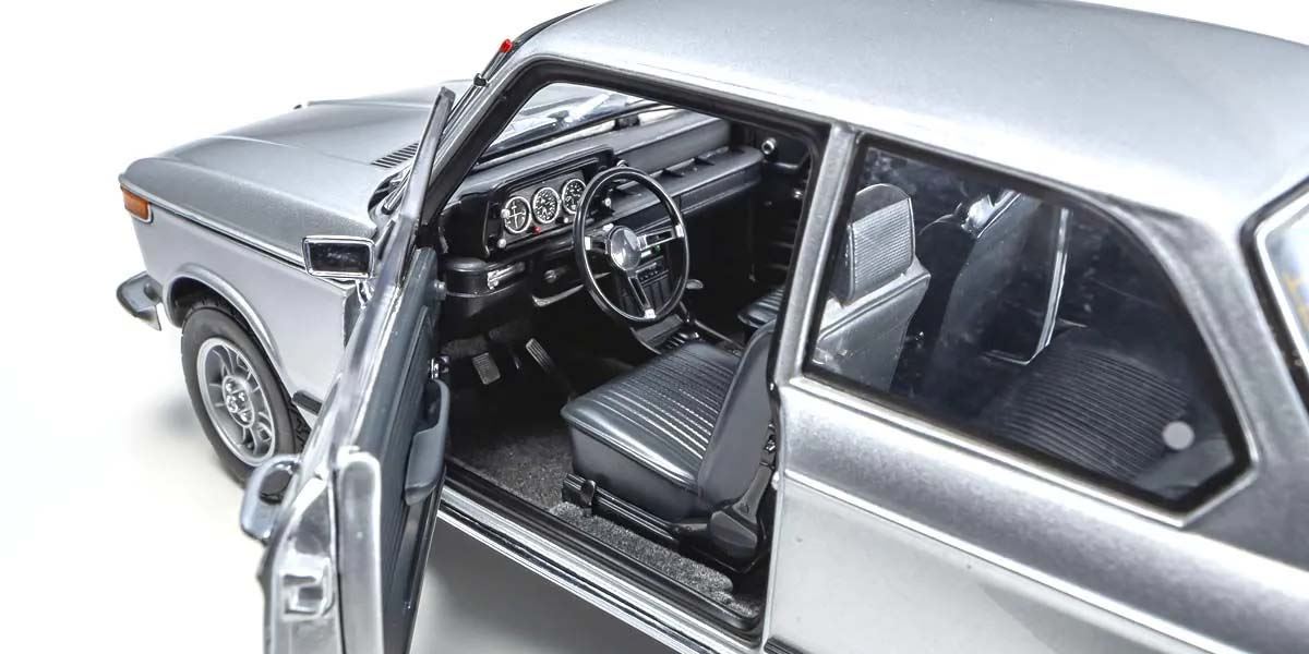 Kyosho 1:18 Bmw 2002 Tii 1972 Silver