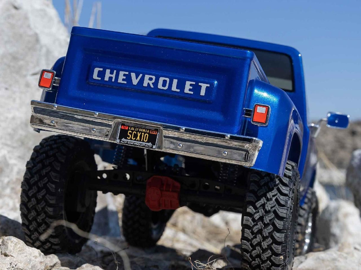 Axial 1/10 SCX10 III Base Camp 1982 Chevy K10 4X4 RTR, Blue