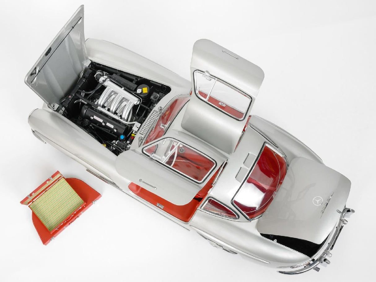 Ixo (Parent) Mercedes 300 Sl Silver 1/8 Scale Full Metal Kit