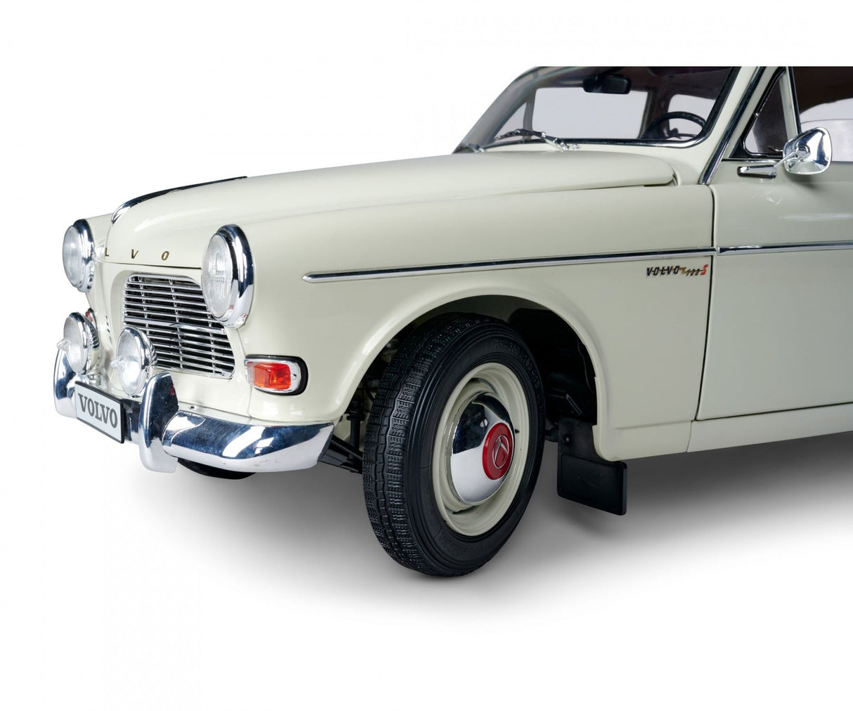 Ixo (Parent) Full Kit Volvo S122 Amazone 1/8 Scale Metal Kit