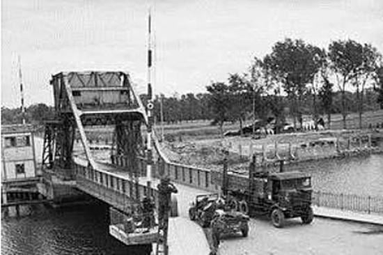 Italeri Pegasus Bridge Battle Set