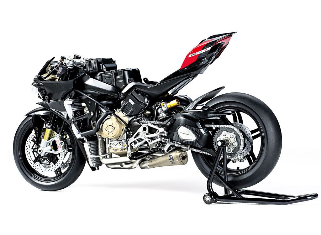Tamiya Ducati Superleggera V4 With Racing Kit