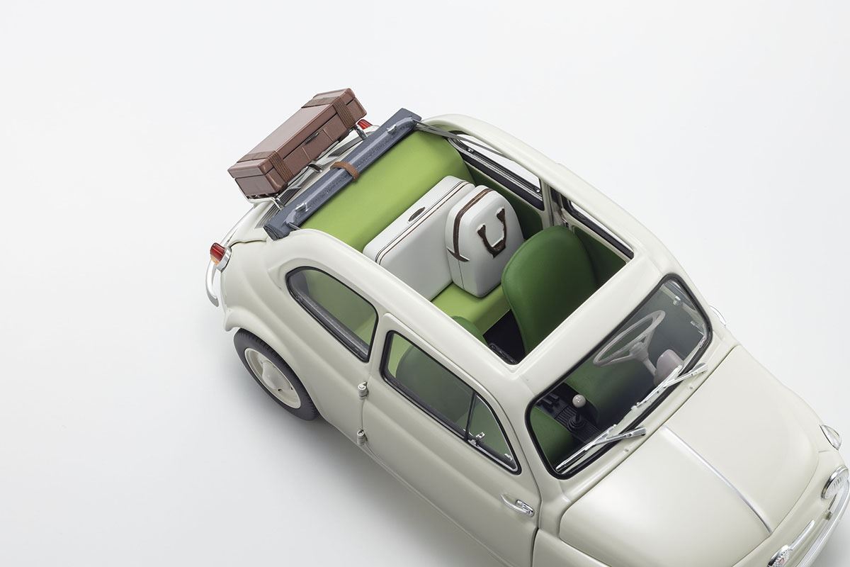 Kyosho 1:18 Fiat Nuova 500 Ivory Accessories Version