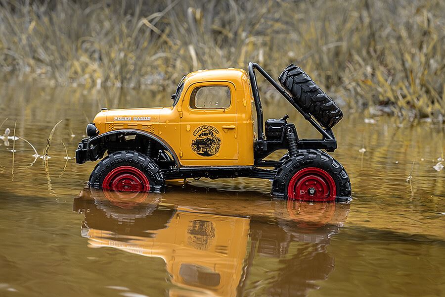FMS FCX 1/24TH POWER WAGON SCALER RTR - YELLOW