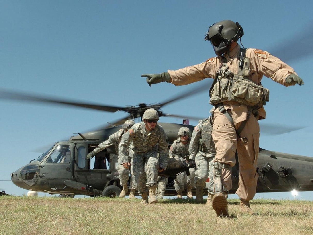 Icm Uh-60A Black Hawk 'Medevac' With Flight Medics