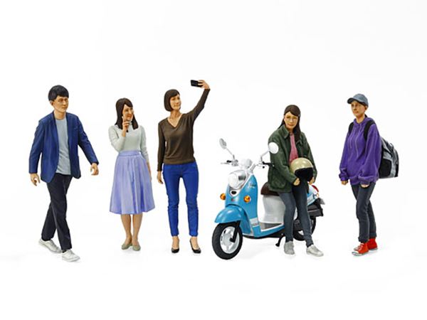 Tamiya 1/24 Campus Friends Modern Figures