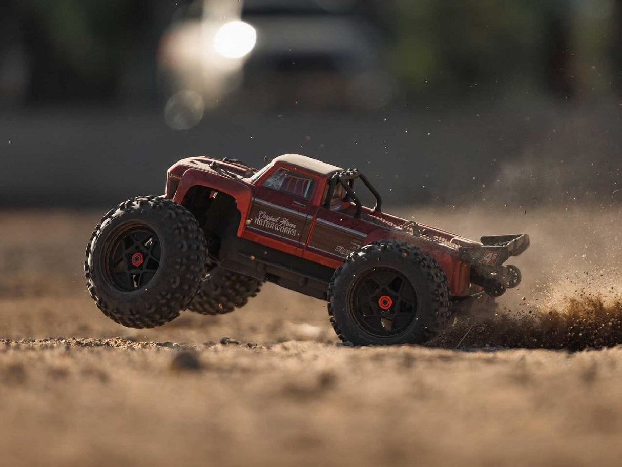 Arrma 1/10 Outcast 4x4 4S BLX Centre Diff Stunt MT (Red)