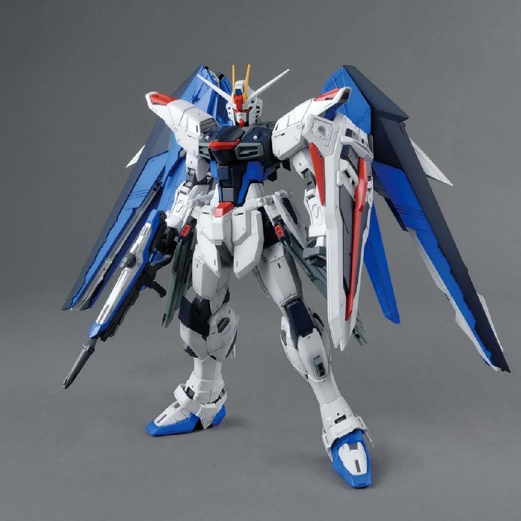 Bandai Hobby Mg 1/100 Freedom Gundam Version 2.0