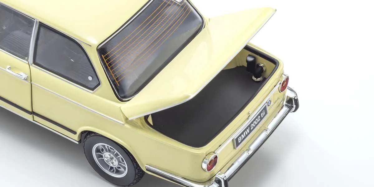 Kyosho 1:18 Bmw 2002 Tii 1972 Cream