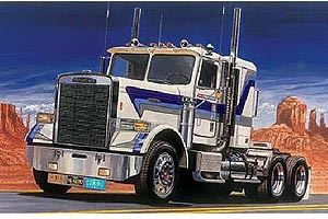 Italeri Freightliner Flc
