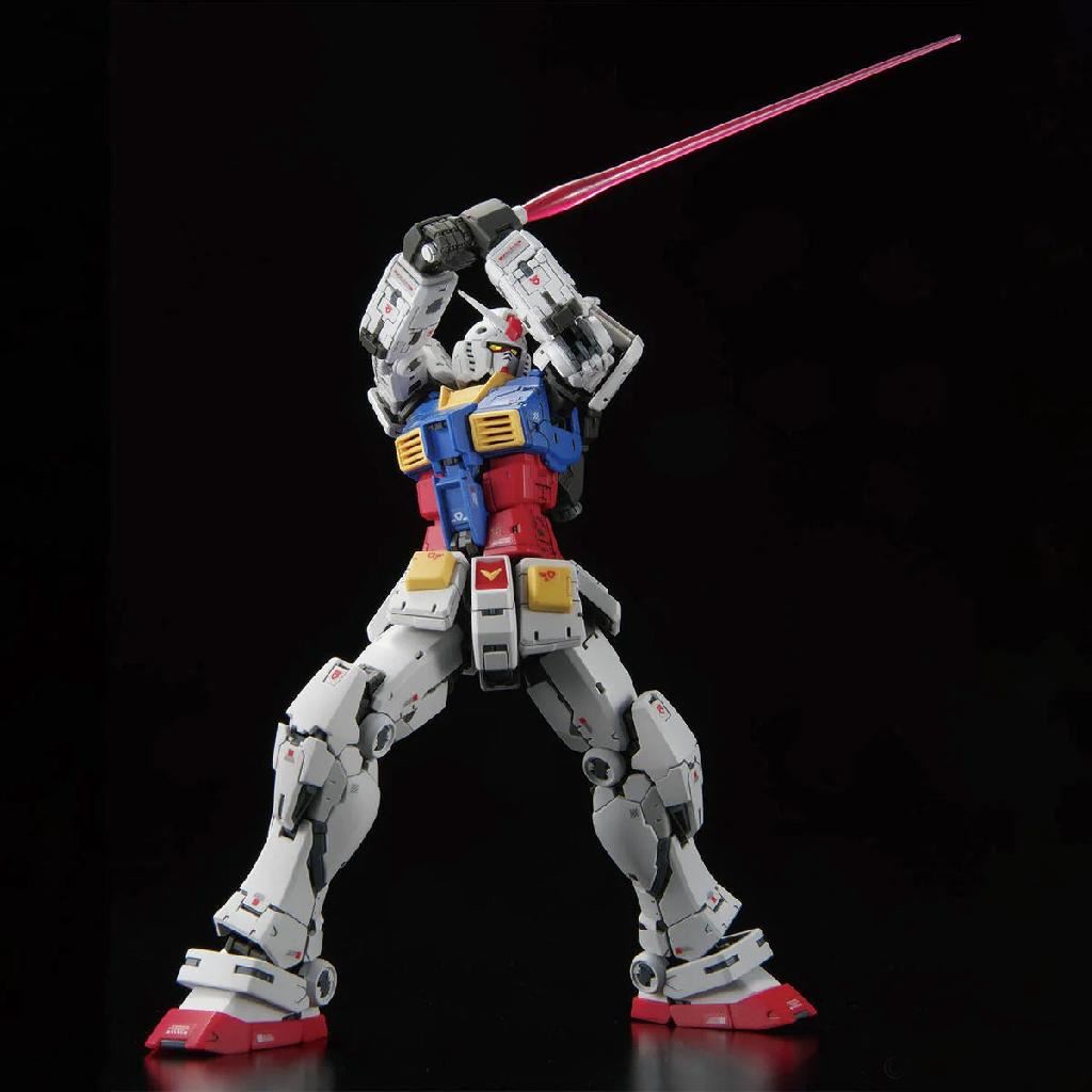 Bandai Hobby Rg 1/144 Rx-78-2 Gundam Version 2.0
