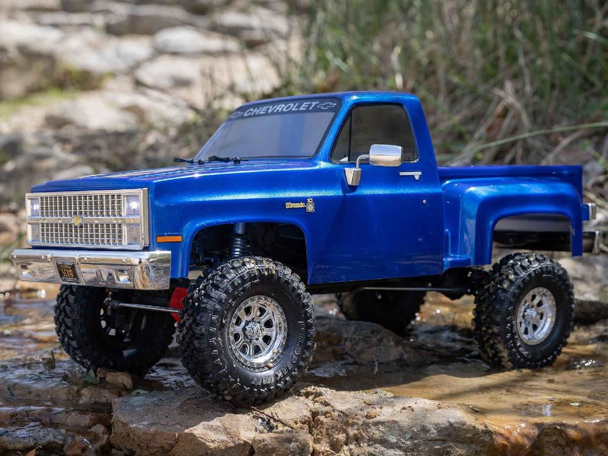 Axial 1/10 SCX10 III Base Camp 1982 Chevy K10 4X4 RTR, Blue